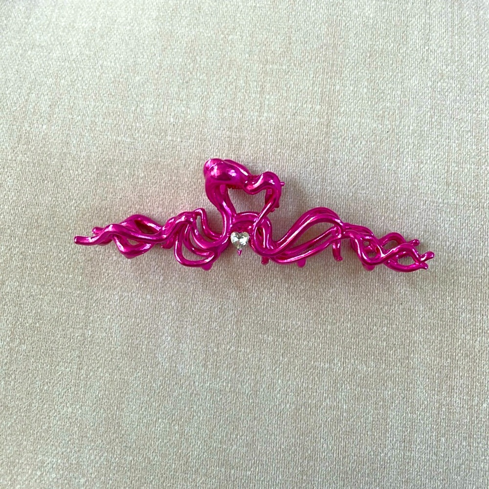 Hot Pink Metal Heart Claw Hair Clip